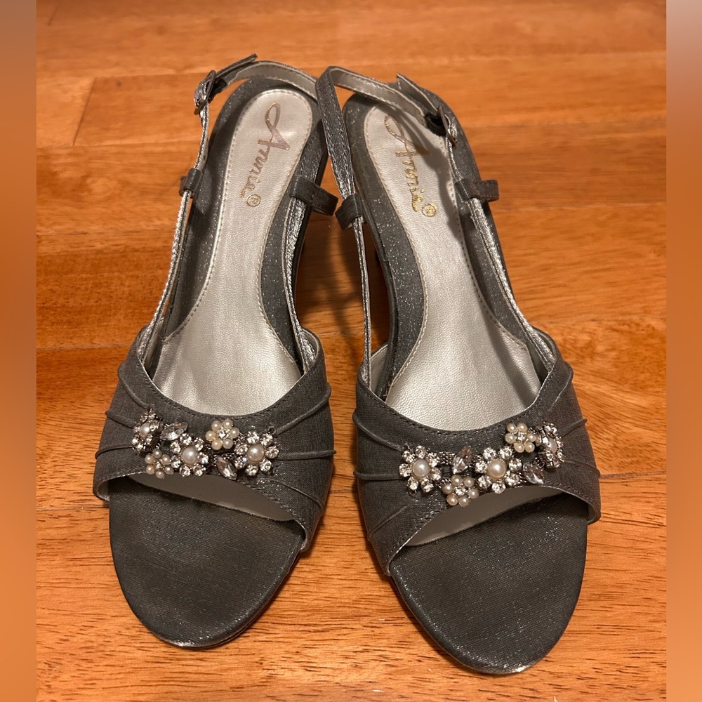 Annie Women's Pewter Slingback Sandals size 7-1/2 W